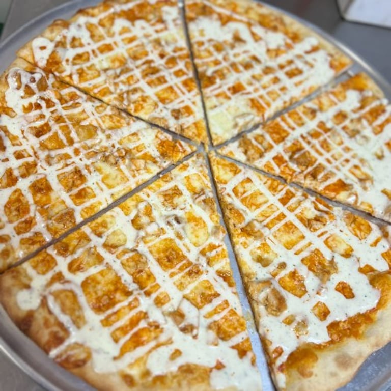 Buffalo Chicken Pizza Delight